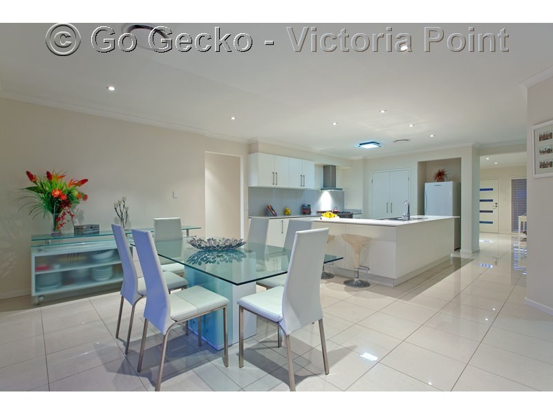 1 woodcrest Close, Redland Bay QLD 4165