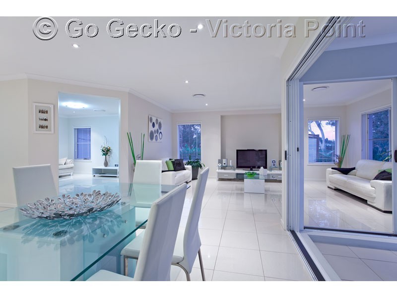 1 woodcrest Close, Redland Bay QLD 4165