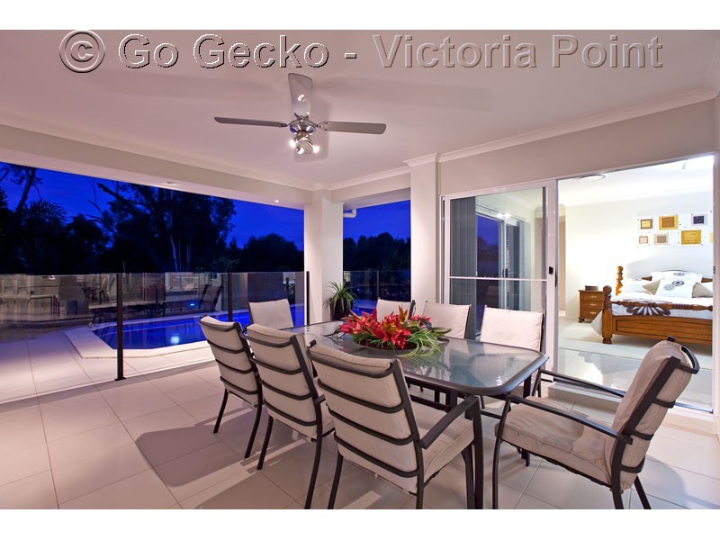 1 woodcrest Close, Redland Bay QLD 4165