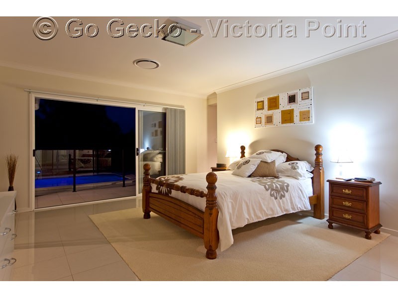 1 woodcrest Close, Redland Bay QLD 4165