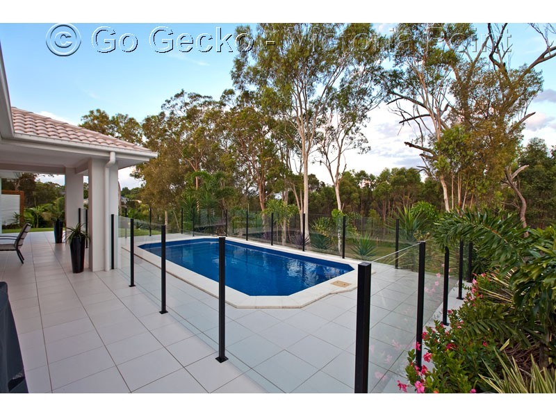 1 woodcrest Close, Redland Bay QLD 4165