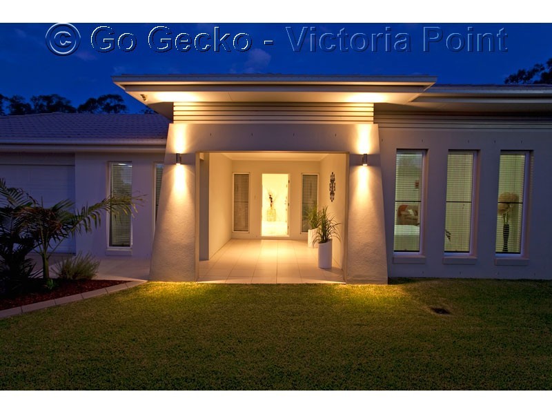 1 woodcrest Close, Redland Bay QLD 4165