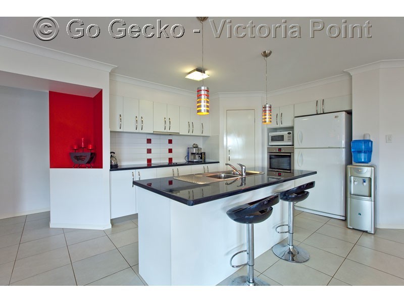 5 Mervyn Crescent, Redland Bay QLD 4165