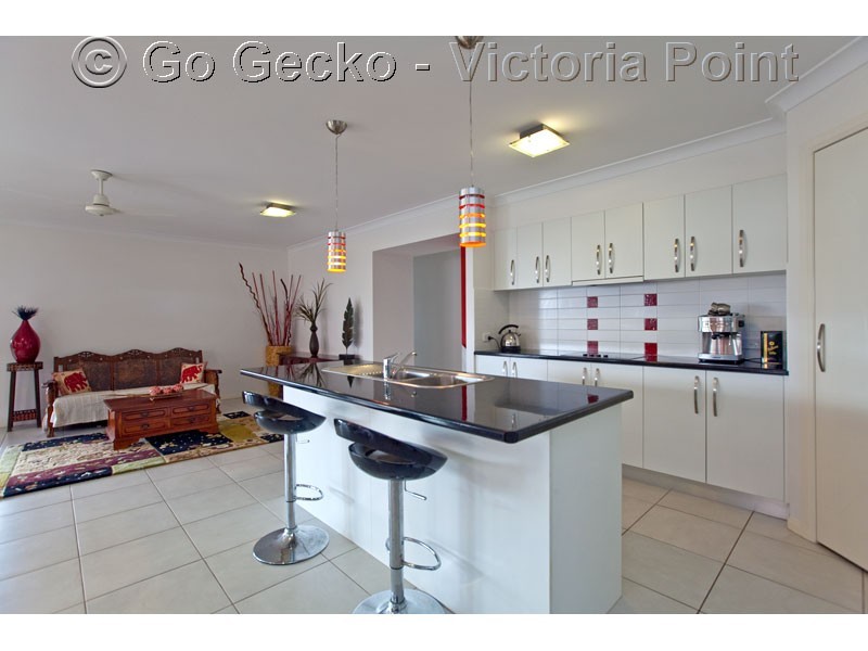 5 Mervyn Crescent, Redland Bay QLD 4165