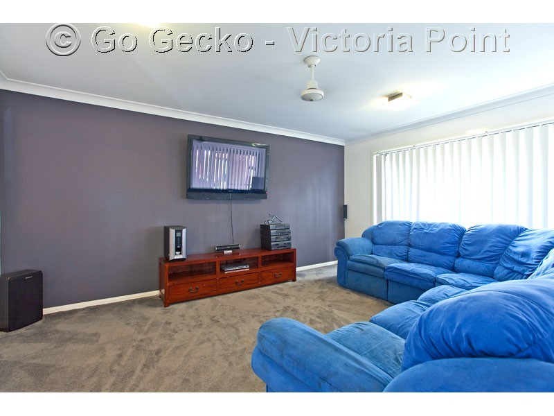 5 Mervyn Crescent, Redland Bay QLD 4165