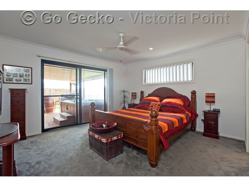 5 Mervyn Crescent, Redland Bay QLD 4165