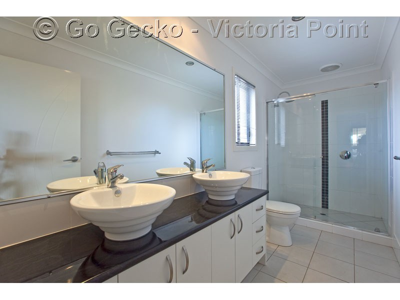 5 Mervyn Crescent, Redland Bay QLD 4165