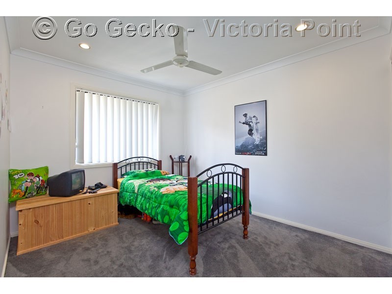 5 Mervyn Crescent, Redland Bay QLD 4165