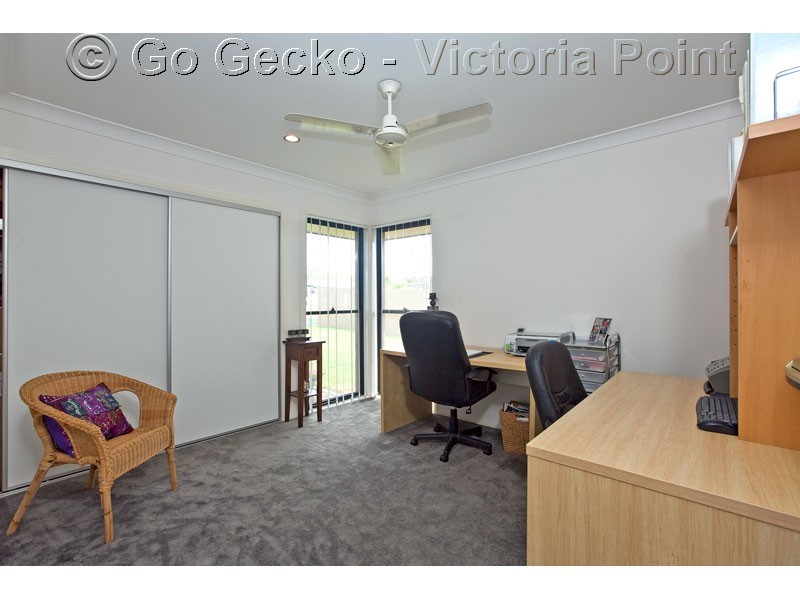 5 Mervyn Crescent, Redland Bay QLD 4165