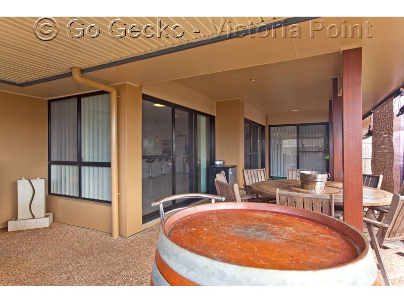 5 Mervyn Crescent, Redland Bay QLD 4165