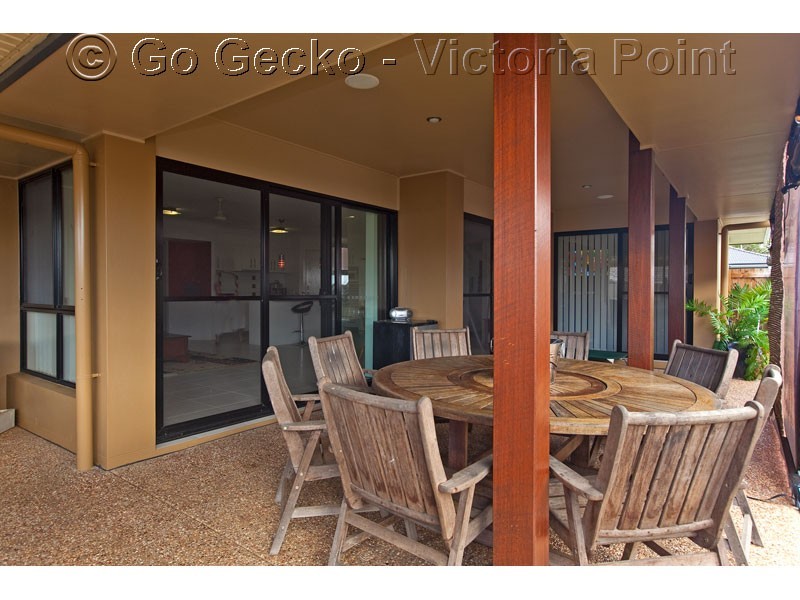 5 Mervyn Crescent, Redland Bay QLD 4165