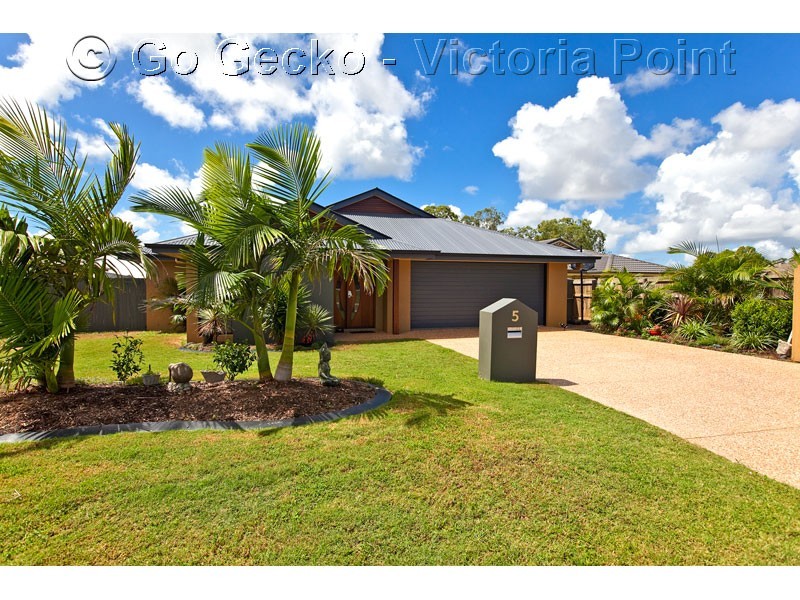 5 Mervyn Crescent, Redland Bay QLD 4165