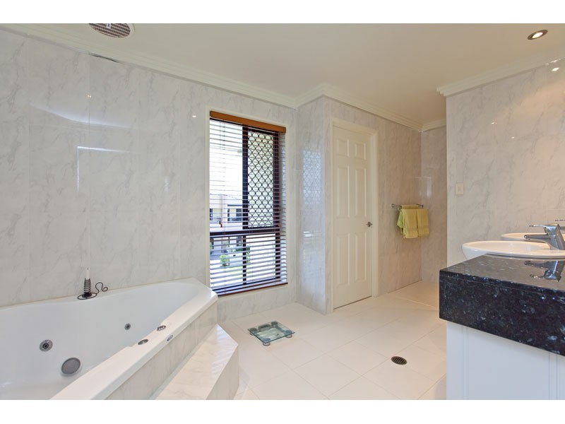 6 Ziggys Drive, Thornlands QLD 4164