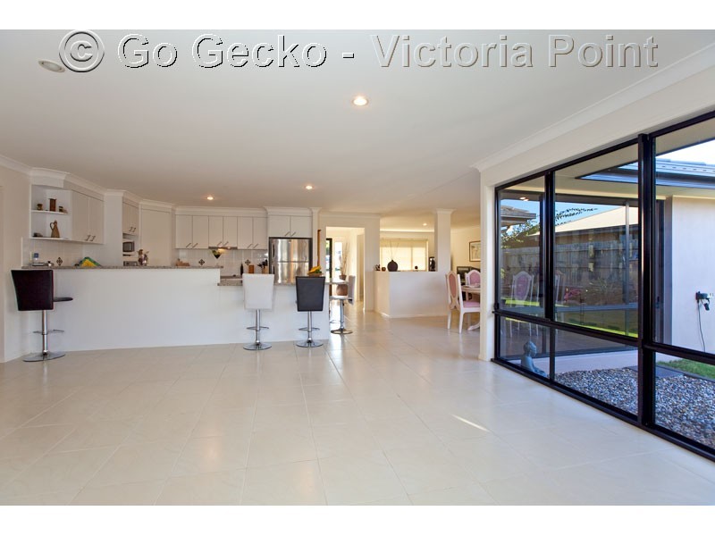 5 Cole Street, Redland Bay QLD 4165