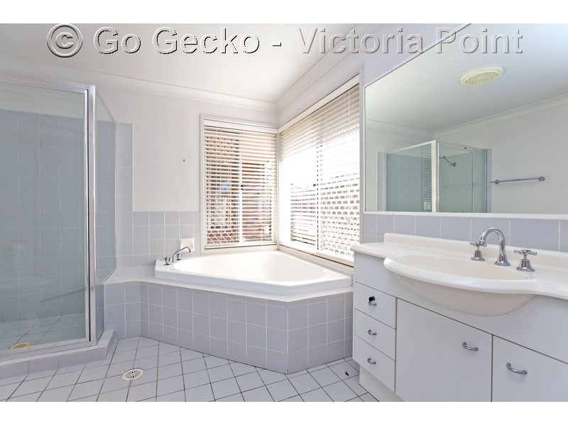 12 Bangalow Street, Victoria Point QLD 4165