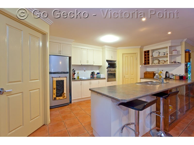 12 Kalmia Drive, Redland Bay QLD 4165