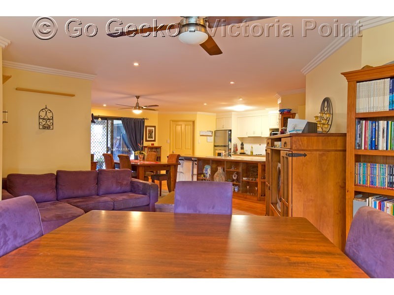 12 Kalmia Drive, Redland Bay QLD 4165