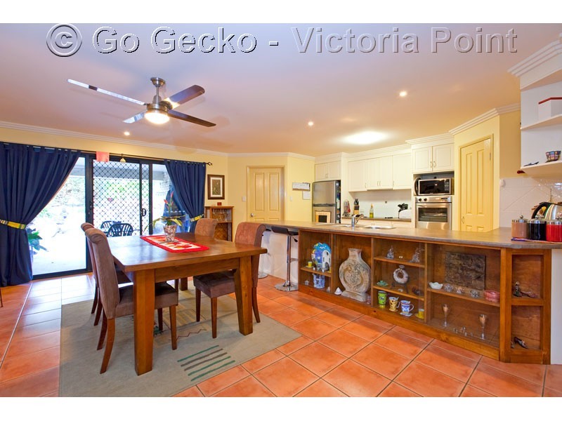 12 Kalmia Drive, Redland Bay QLD 4165