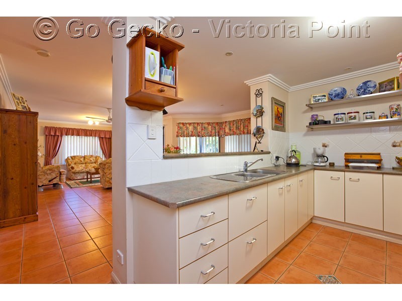 12 Kalmia Drive, Redland Bay QLD 4165