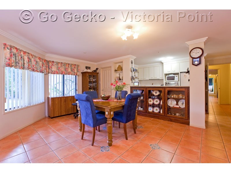 12 Kalmia Drive, Redland Bay QLD 4165