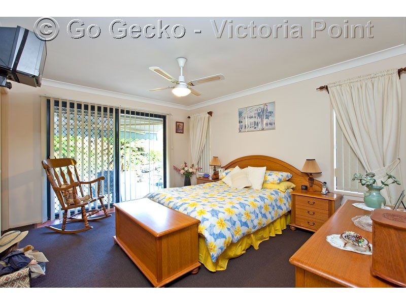 12 Kalmia Drive, Redland Bay QLD 4165