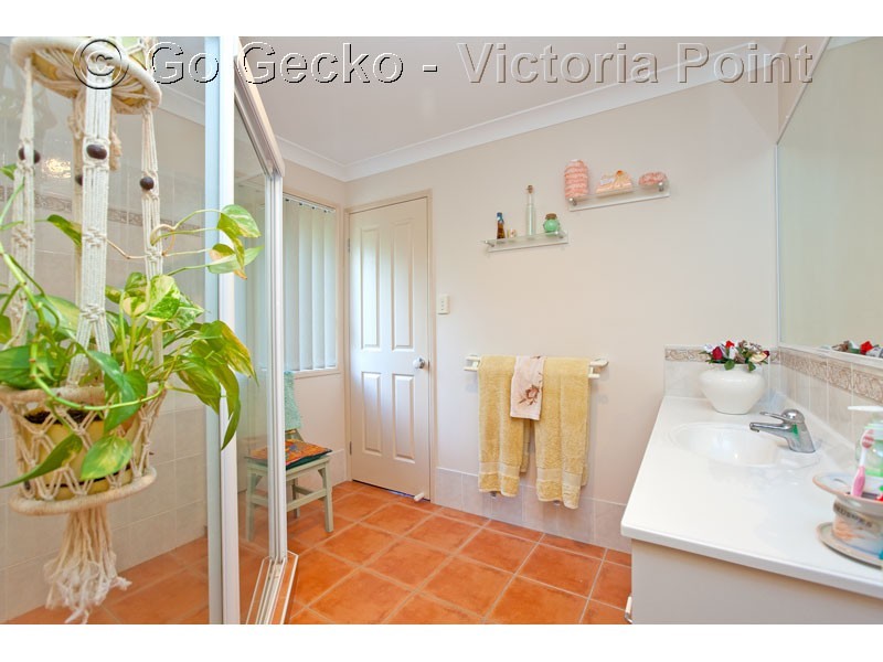 12 Kalmia Drive, Redland Bay QLD 4165