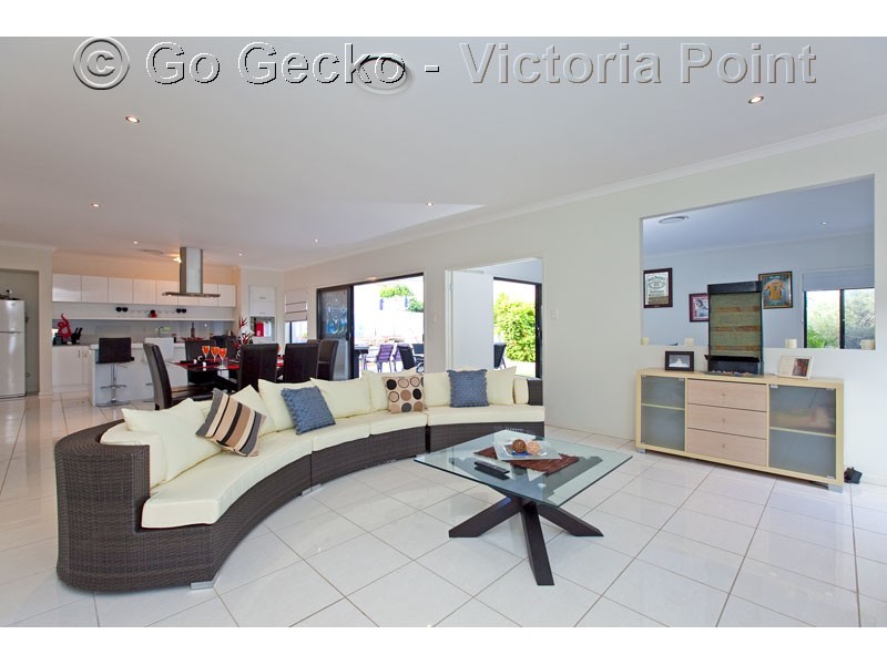 16 Hayman Street, Redland Bay QLD 4165