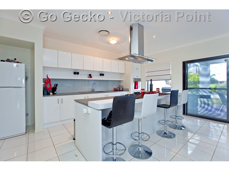 16 Hayman Street, Redland Bay QLD 4165