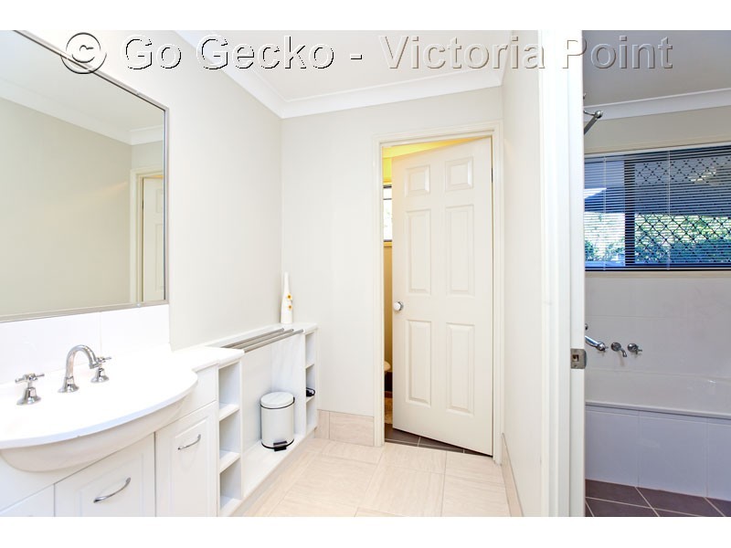 1 Syracuse Street, Redland Bay QLD 4165