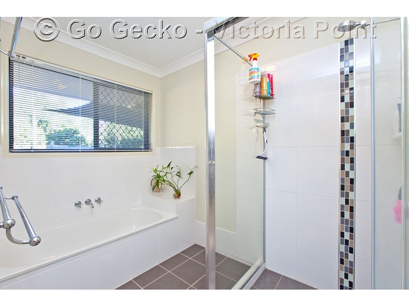 1 Syracuse Street, Redland Bay QLD 4165