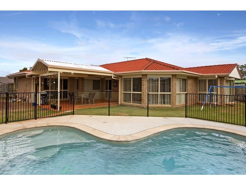 24 Daysland Street, Victoria Point QLD 4165