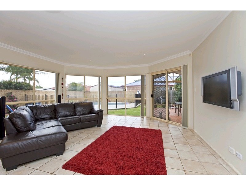 24 Daysland Street, Victoria Point QLD 4165