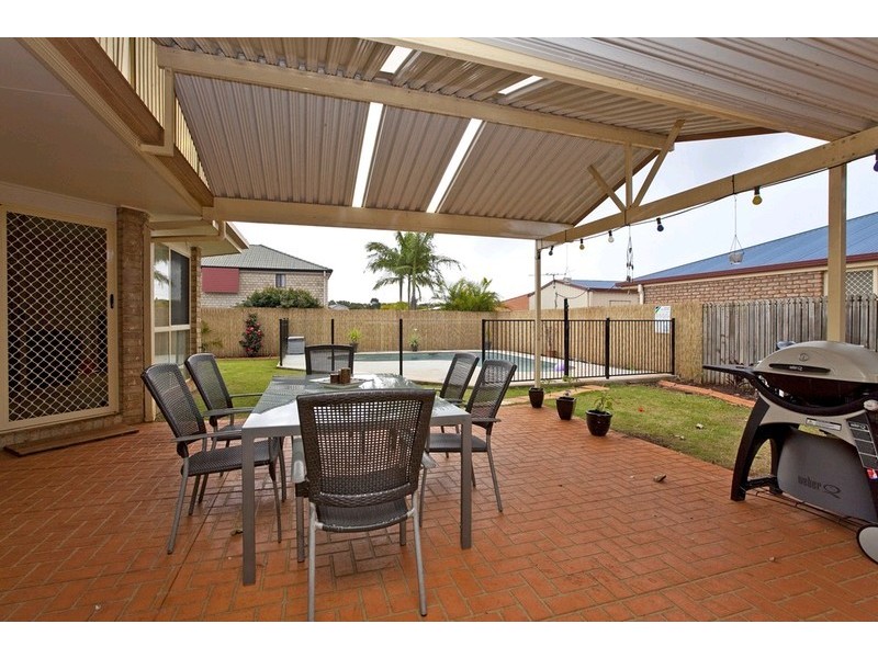 24 Daysland Street, Victoria Point QLD 4165