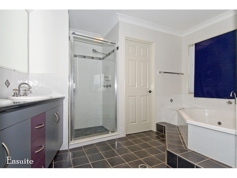 9 Nevis Court, Redland Bay QLD 4165