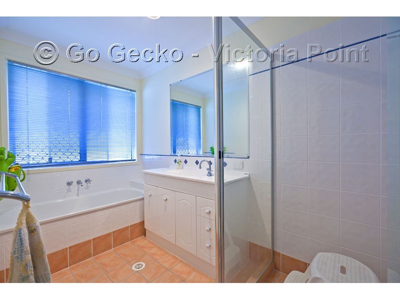 12 Snipe Street, Redland Bay QLD 4165