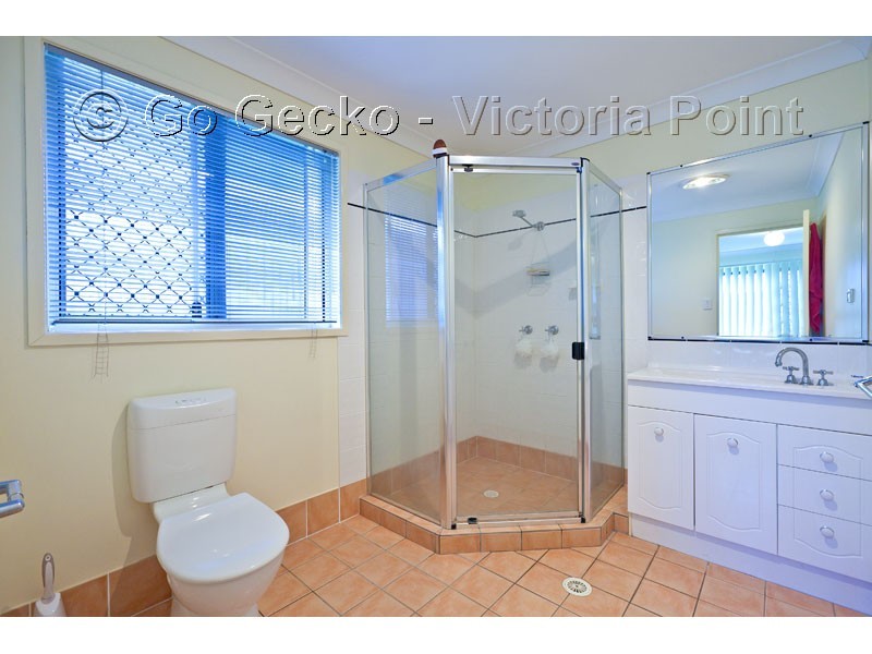 12 Snipe Street, Redland Bay QLD 4165