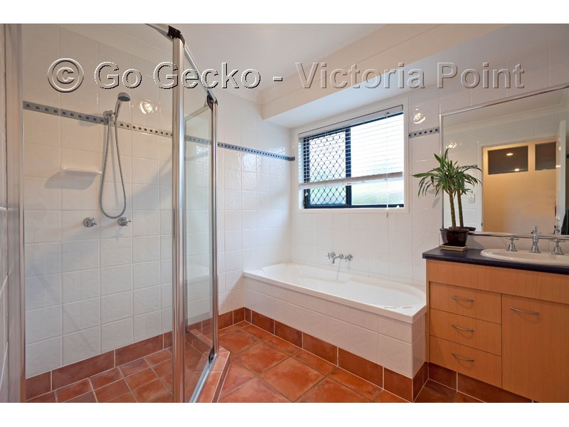 8 Glenbrook Avenue, Victoria Point QLD 4165