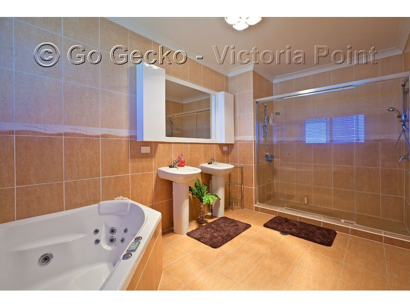 68 Penzance Drive, Redland Bay QLD 4165