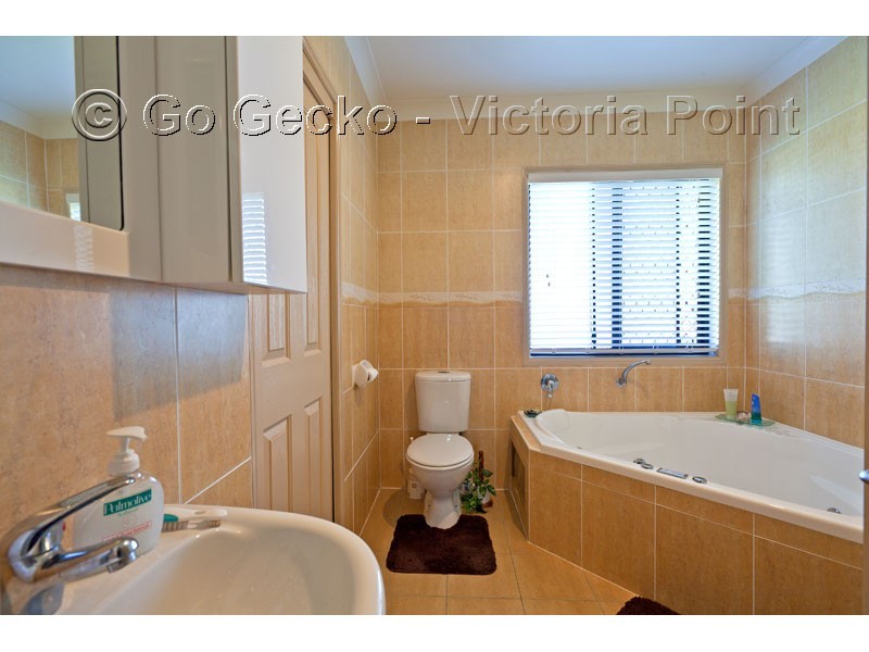 68 Penzance Drive, Redland Bay QLD 4165