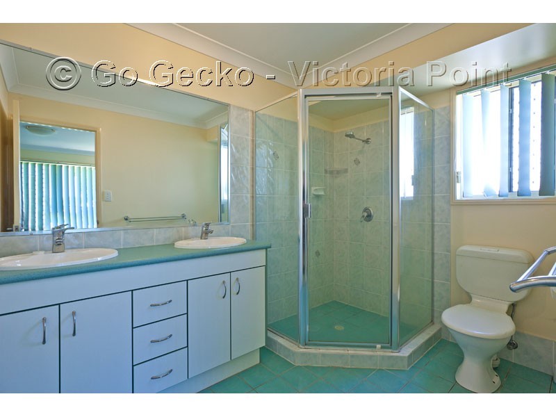 42 Seaholly Crescent, Victoria Point QLD 4165