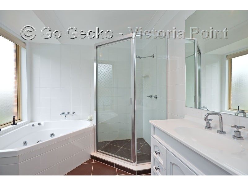 2 Lomond Place, Victoria Point QLD 4165