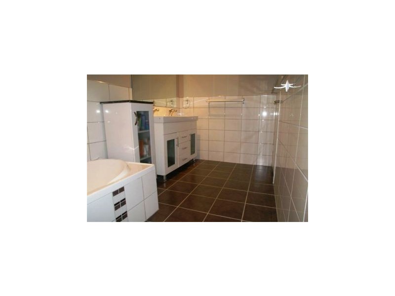 6 Lawn Terrace, Capalaba QLD 4157