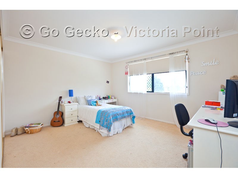 19 Sandy Cove Place, Redland Bay QLD 4165