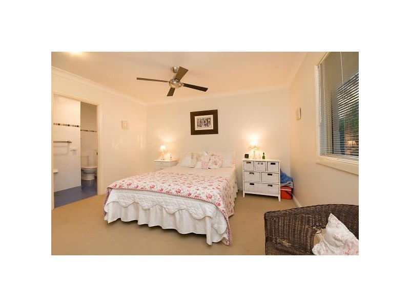 269 Redland Bay Road, Capalaba QLD 4157