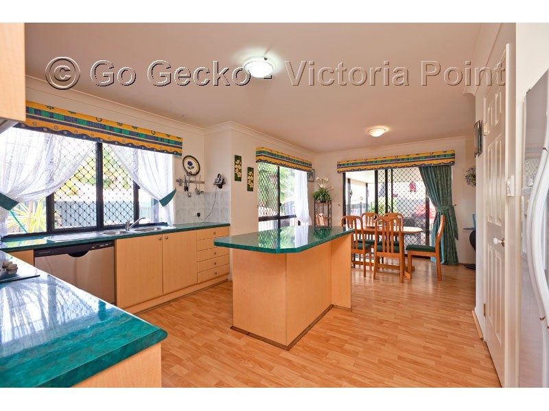 10 Roger Court, Redland Bay QLD 4165