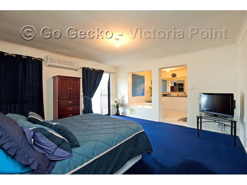 10 Roger Court, Redland Bay QLD 4165