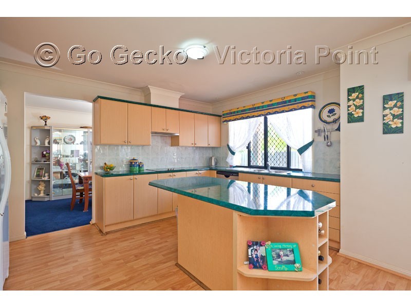 10 Roger Court, Redland Bay QLD 4165