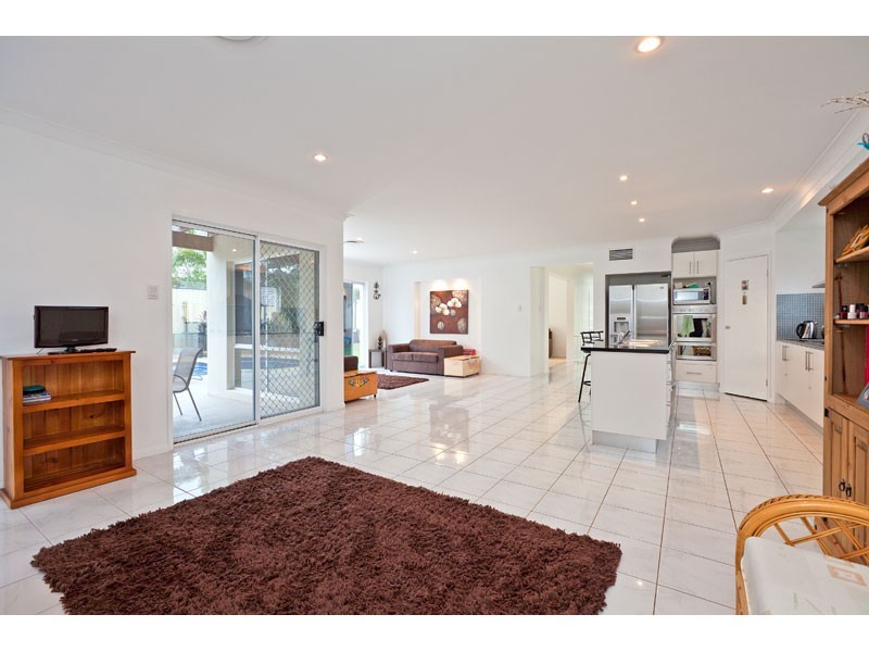 29 Caswell Crescent, Redland Bay QLD 4165