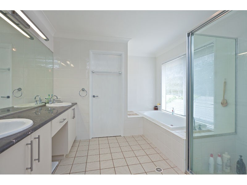 29 Caswell Crescent, Redland Bay QLD 4165