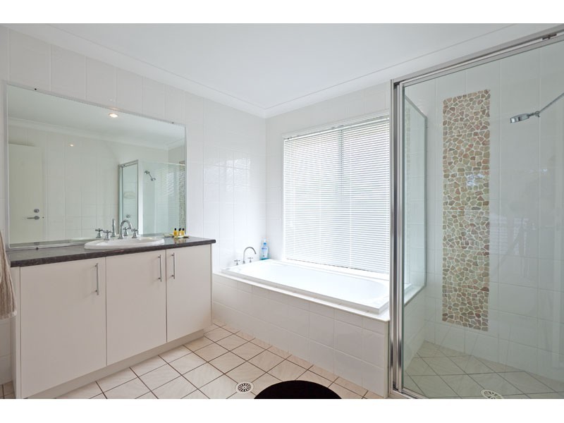 29 Caswell Crescent, Redland Bay QLD 4165